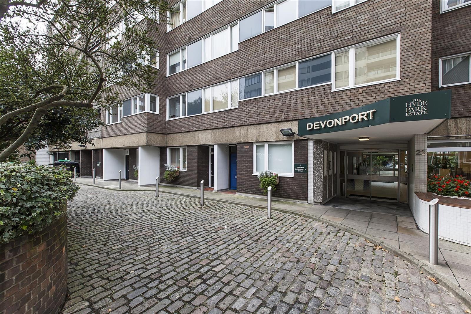 Flat Southwick Street in City of Westminster