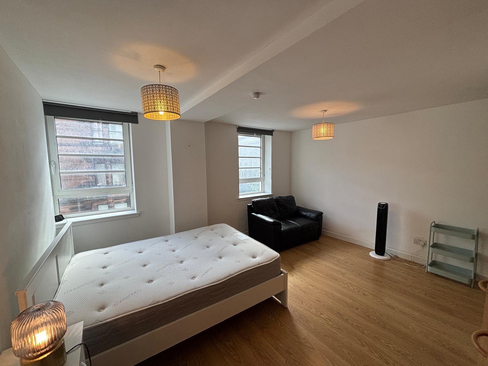 Flat Sauchiehall Street in Glasgow