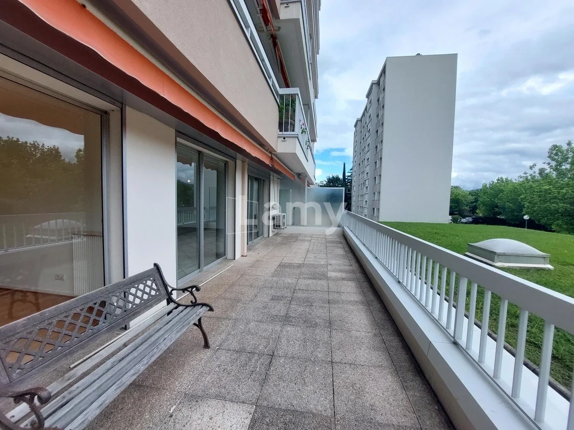 Flat Rue du Rachais in Meylan