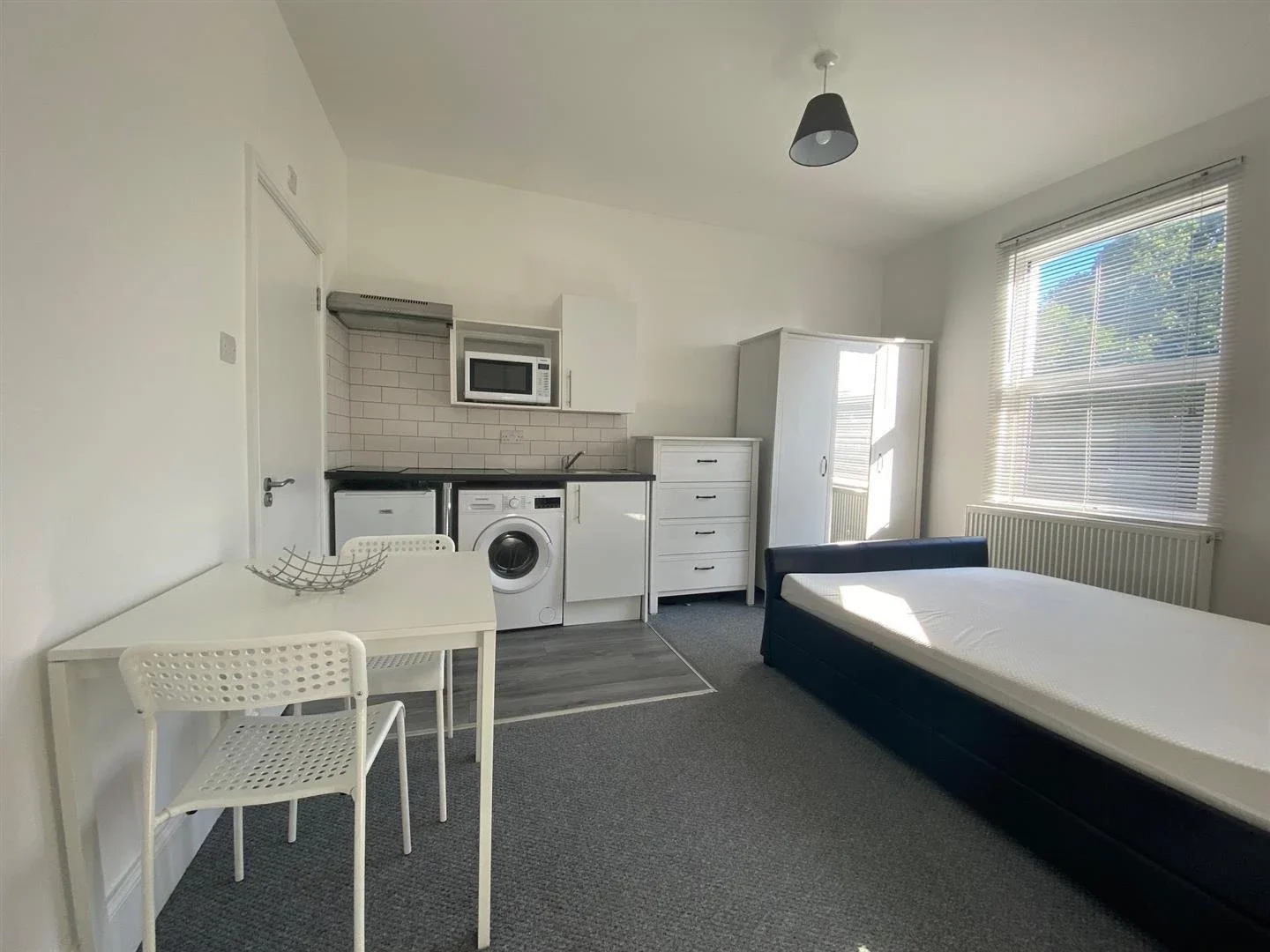 Flat Lancaster Road in Greater London