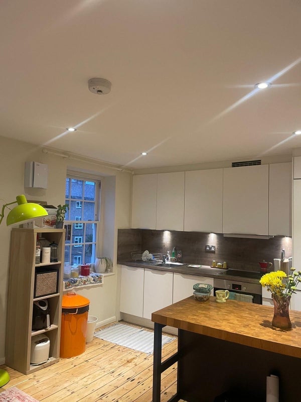 Room Brenthouse Road in Greater London
