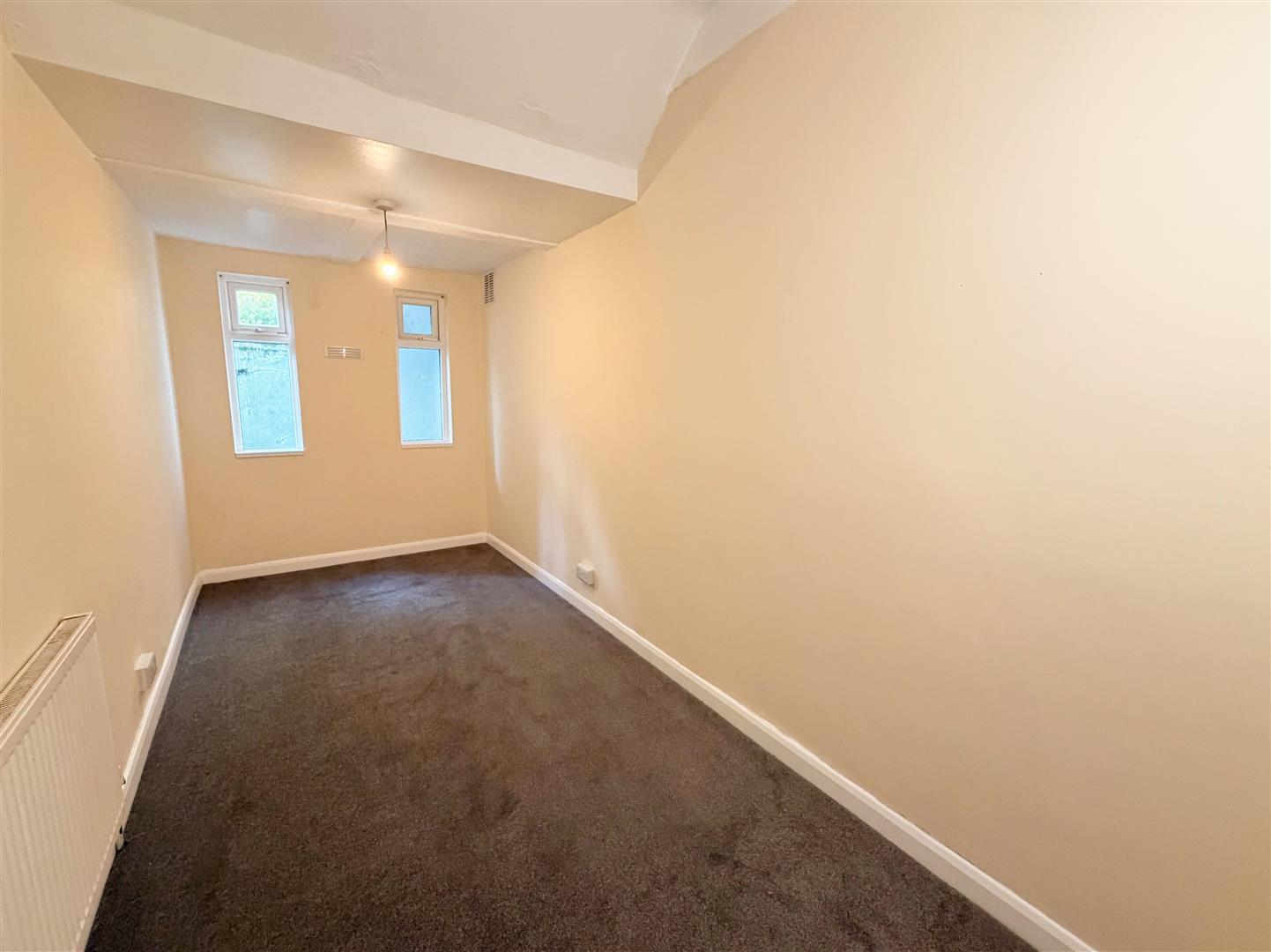 Flat Silchester Road in St Leonards