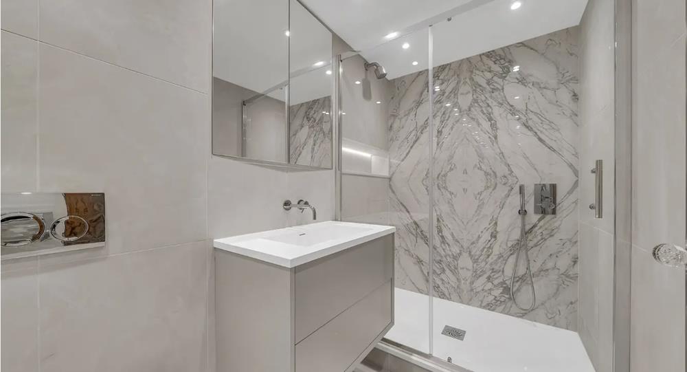 Flat Marylebone Road in City of Westminster