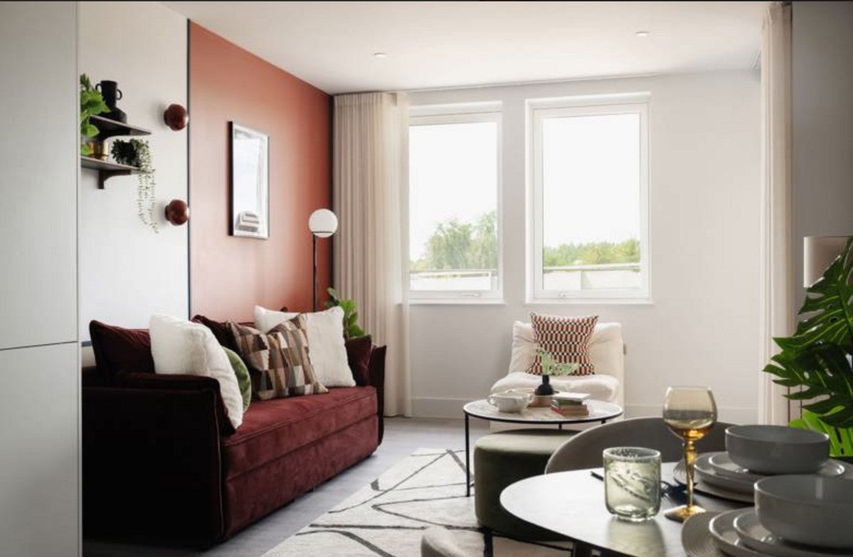 Flat Harrow Manorway in Greater London