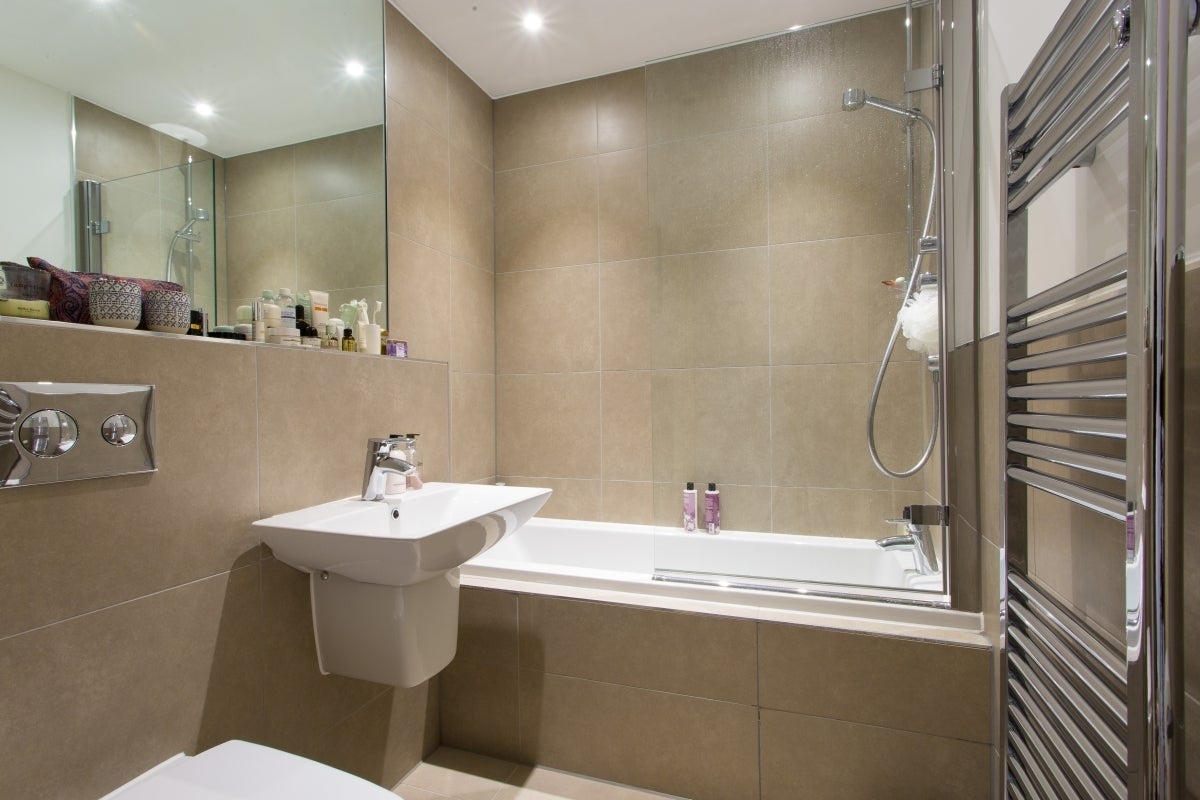 Flat Wadham Mews in Greater London