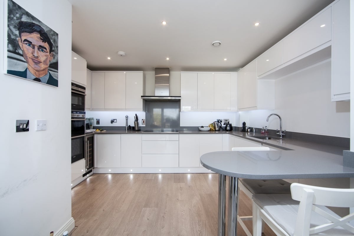 Flat Wadham Mews in Greater London