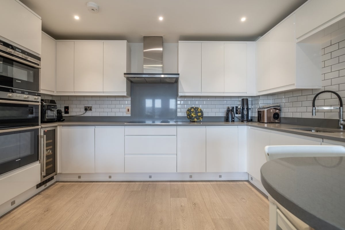 Flat Wadham Mews in Greater London