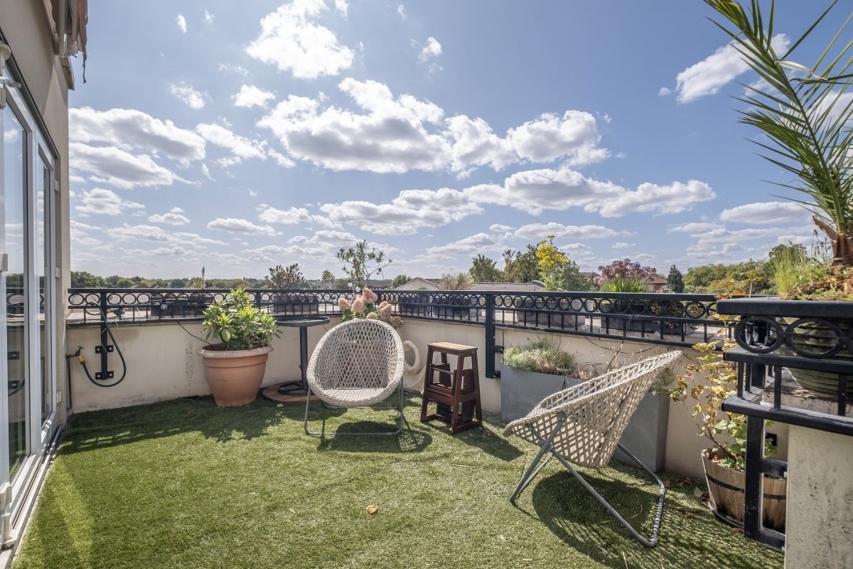 Flat Wadham Mews in Greater London
