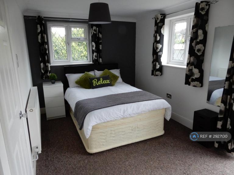 Room Newbarn Road in Havant