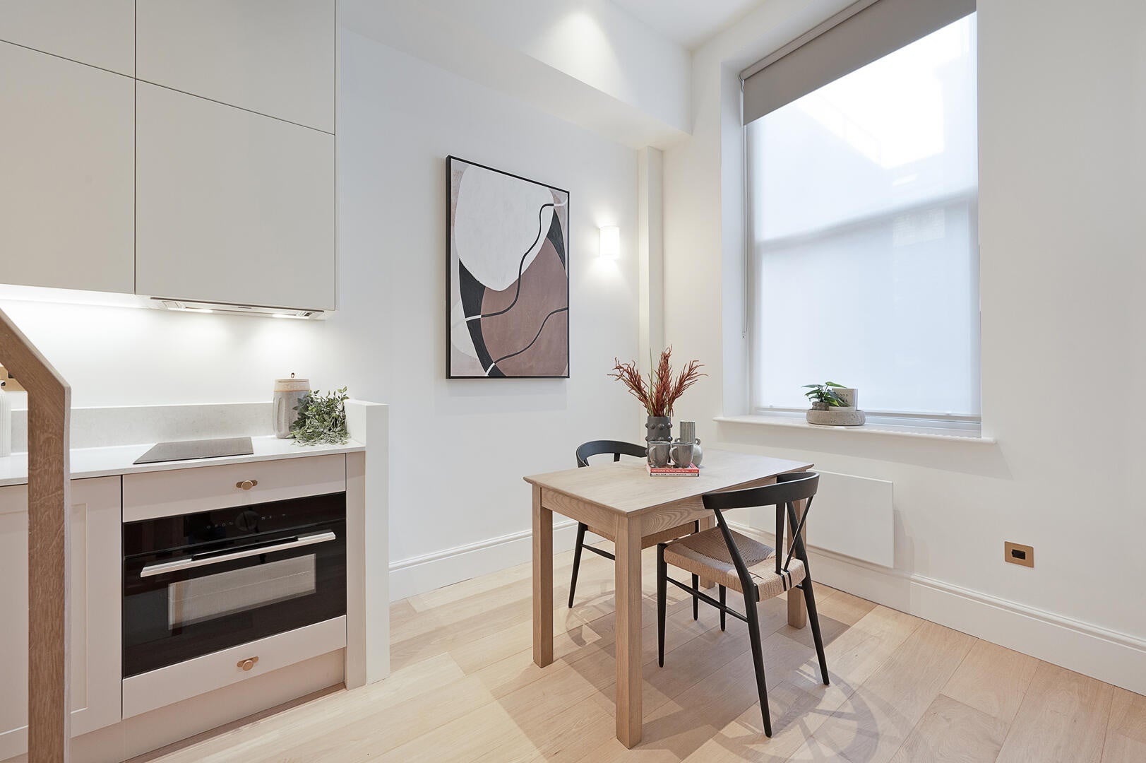 Flat Bramham Gardens in Greater London