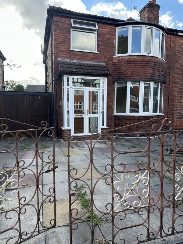 House Woodstock Road in Trafford