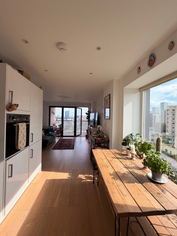 Flat Prospect Row in Greater London