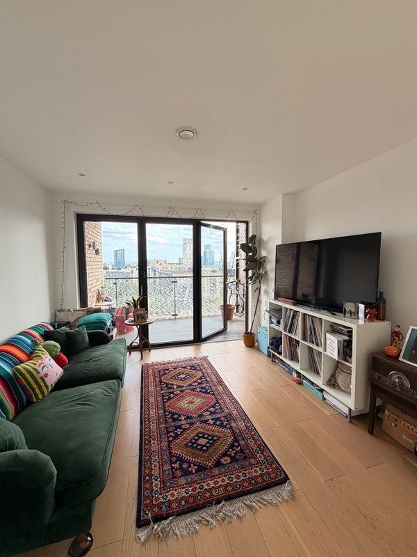 Flat Prospect Row in Greater London