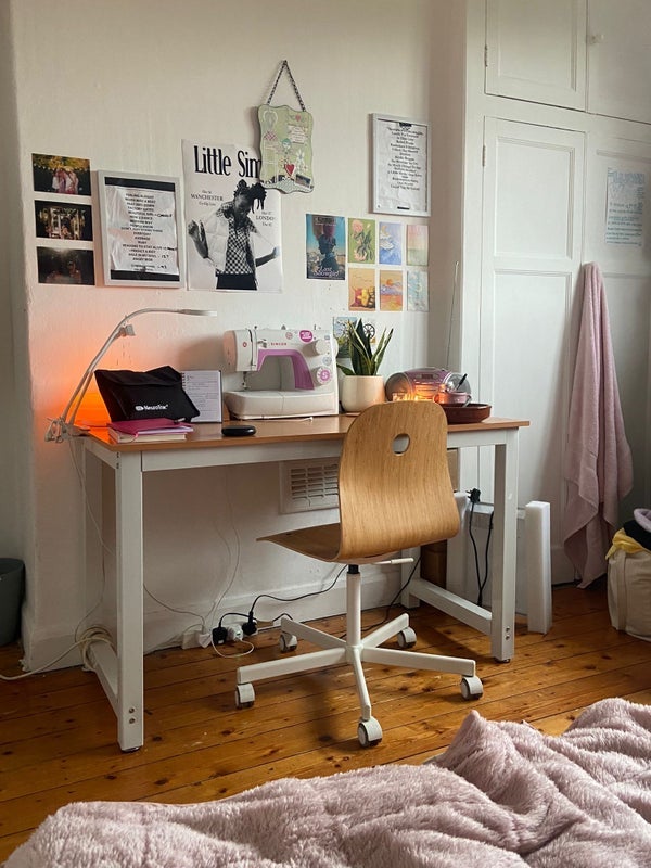 Room Whitchurch Road in Manchester