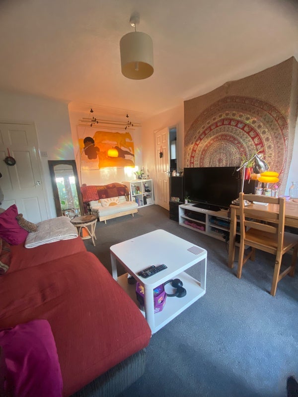 Room Whitchurch Road in Manchester