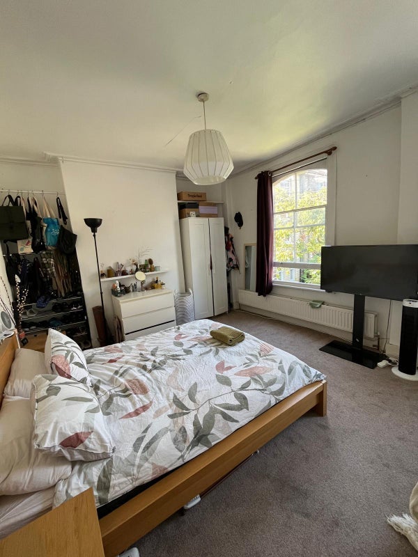 Room Ebbisham Drive in Greater London