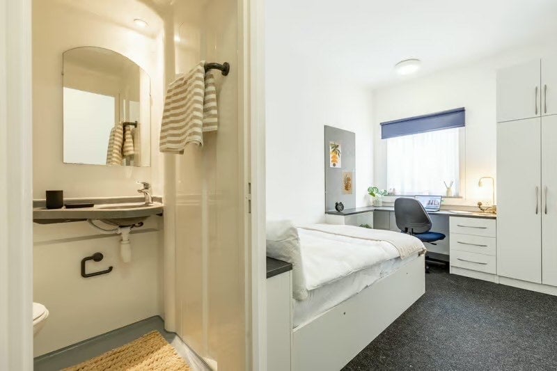 Room Russell Street in Nottingham