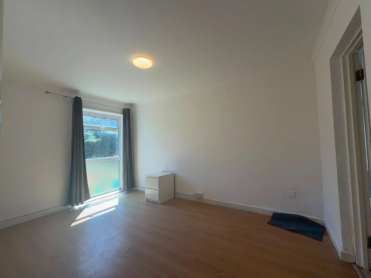 Flat Farley Hill in Luton