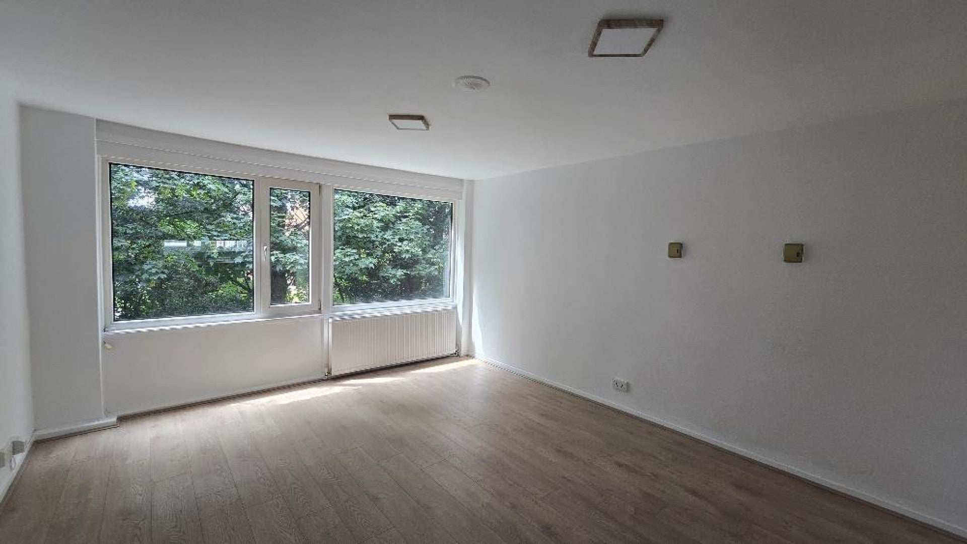 Flat Norris Hill Drive in Cheadle
