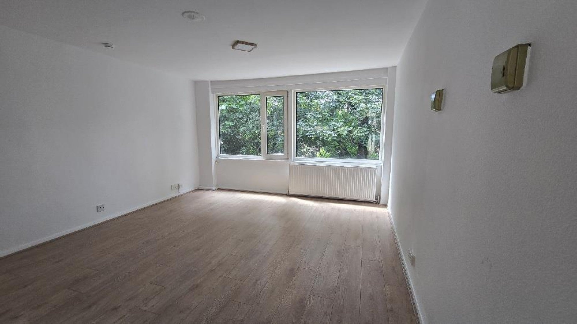 Flat Norris Hill Drive in Cheadle