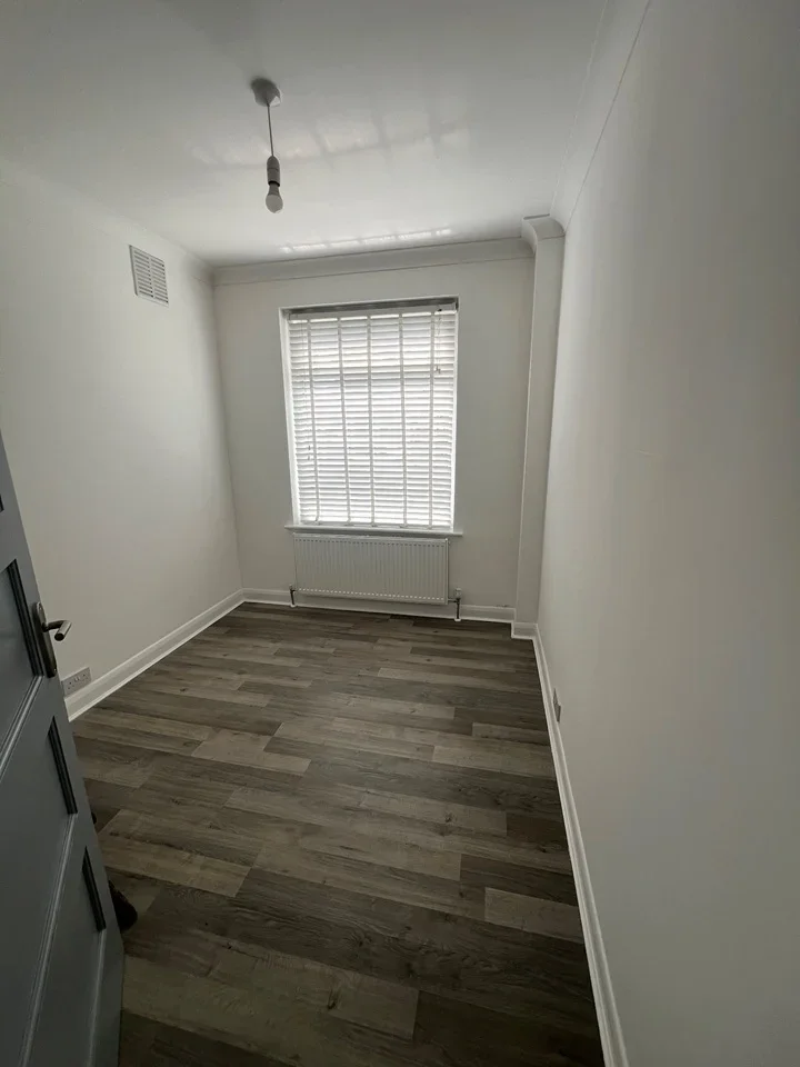 Flat Birchanger Road in Greater London