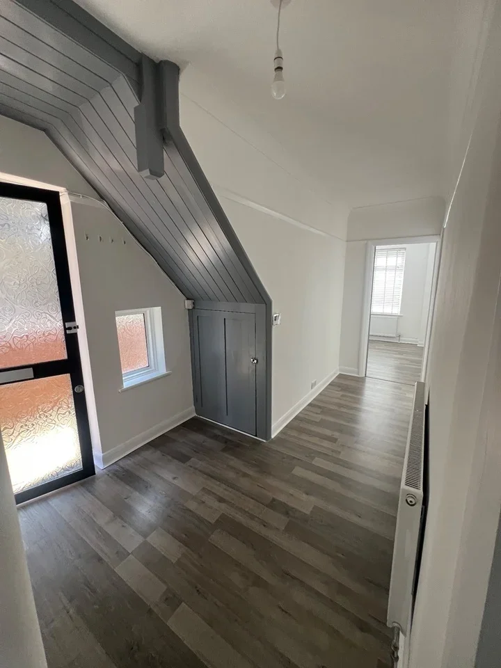 Flat Birchanger Road in Greater London