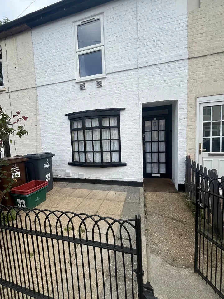 House Osborne Road in Greater London