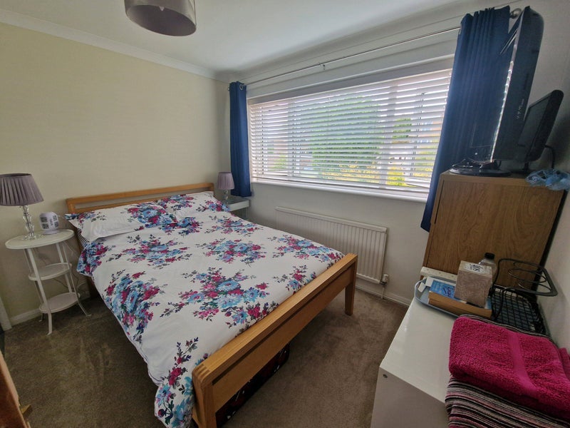 Room Slimbridge Close in Wapley