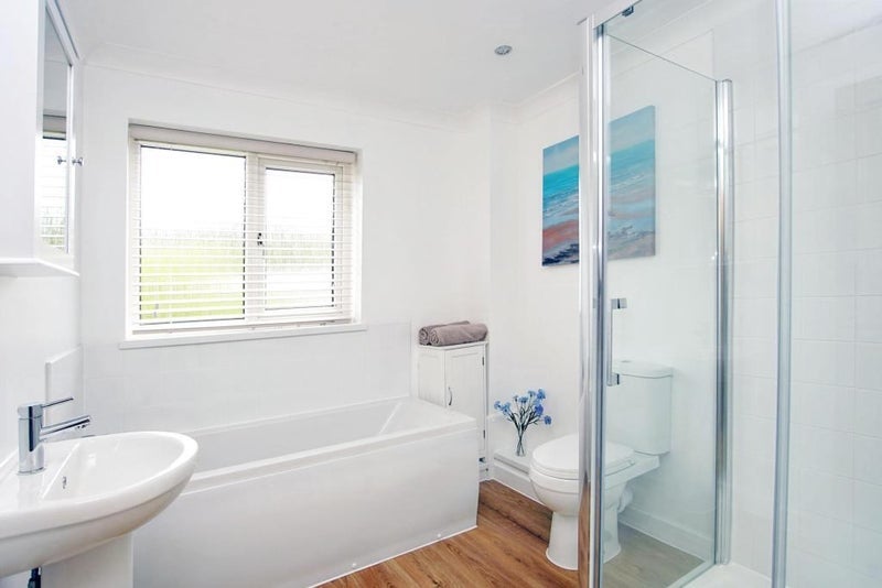 Room Slimbridge Close in Wapley