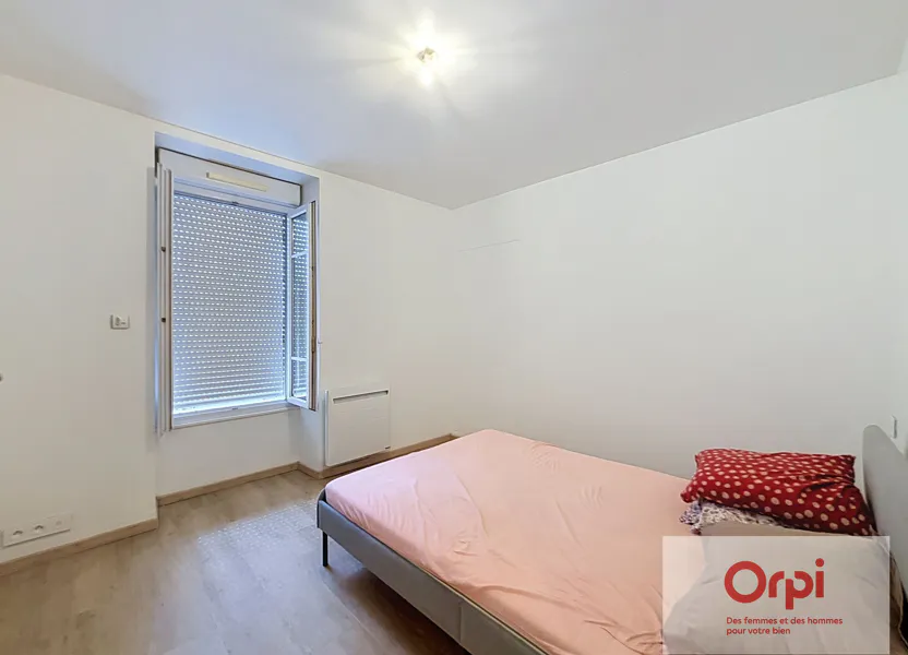 Flat Quai Rouget de Lisle in Montluçon