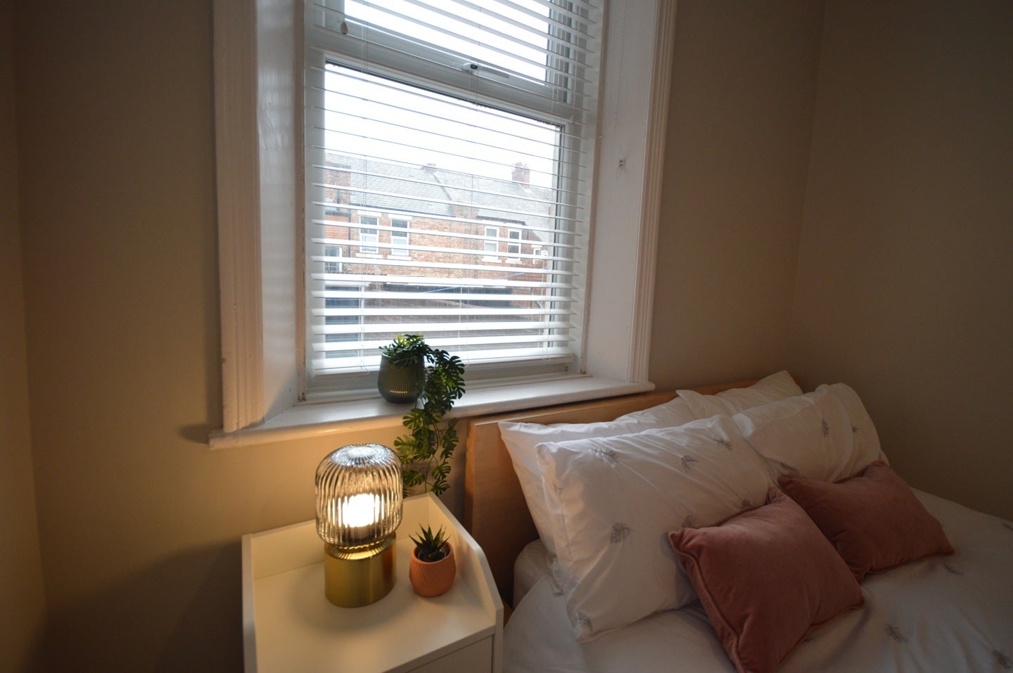 Flat Helmsley Road in Newcastle upon Tyne