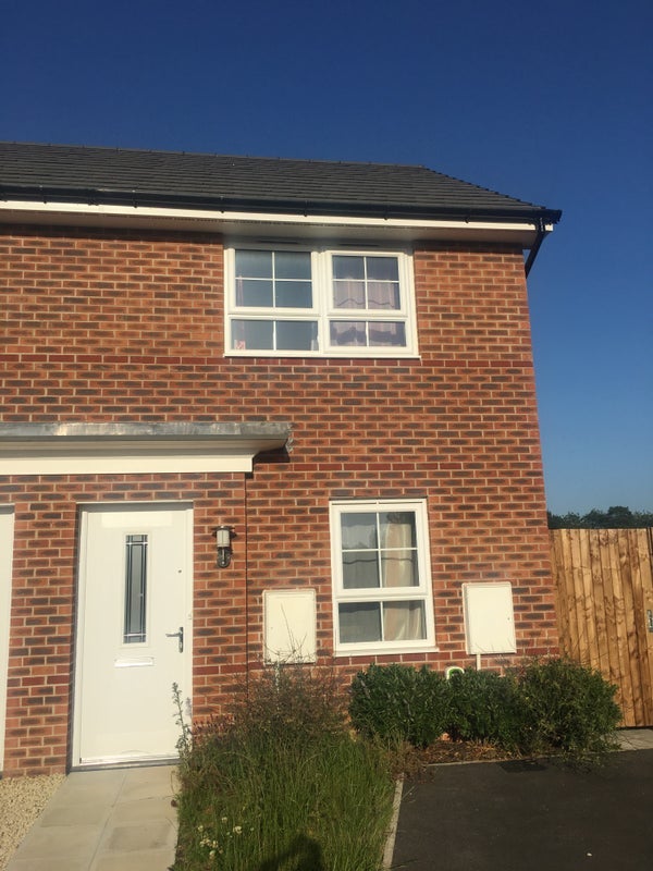 Room Chaffinch Road in Coventry