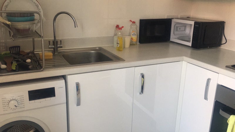 Room Chaffinch Road in Coventry