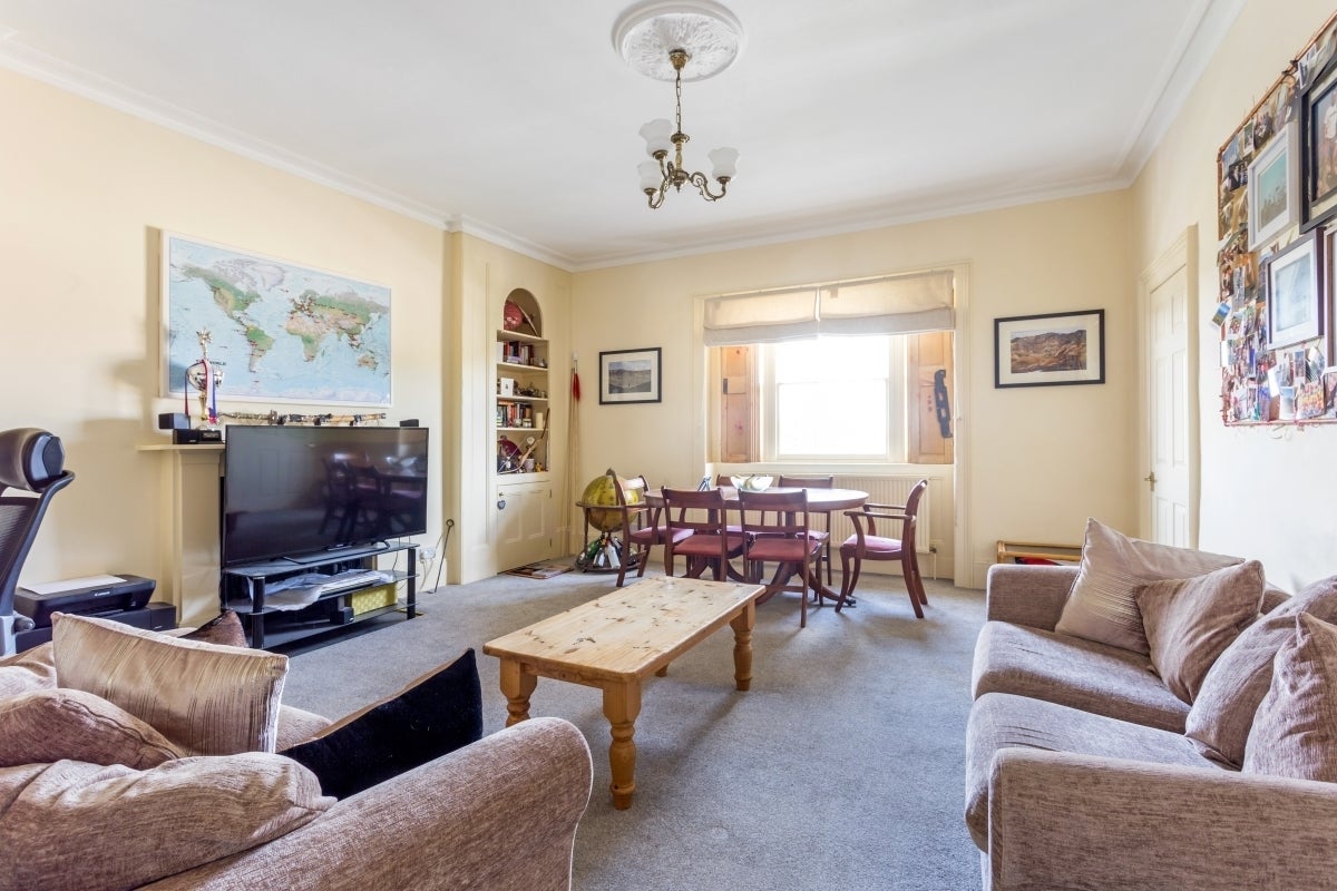 Flat Lansdown Terrace Lane in Cheltenham