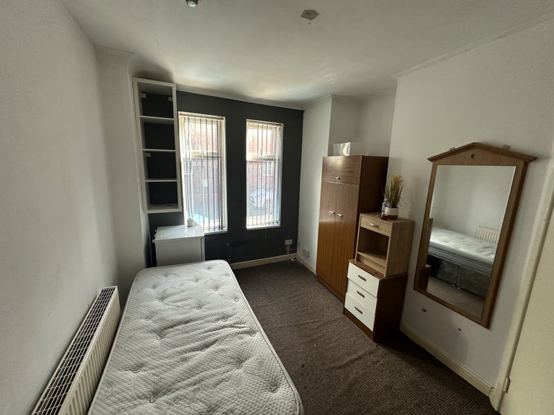 Room Wesley Street in Wakefield