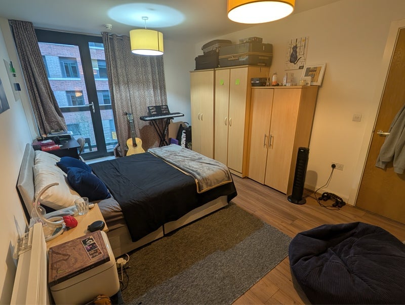 Room Hallsville Road in Greater London