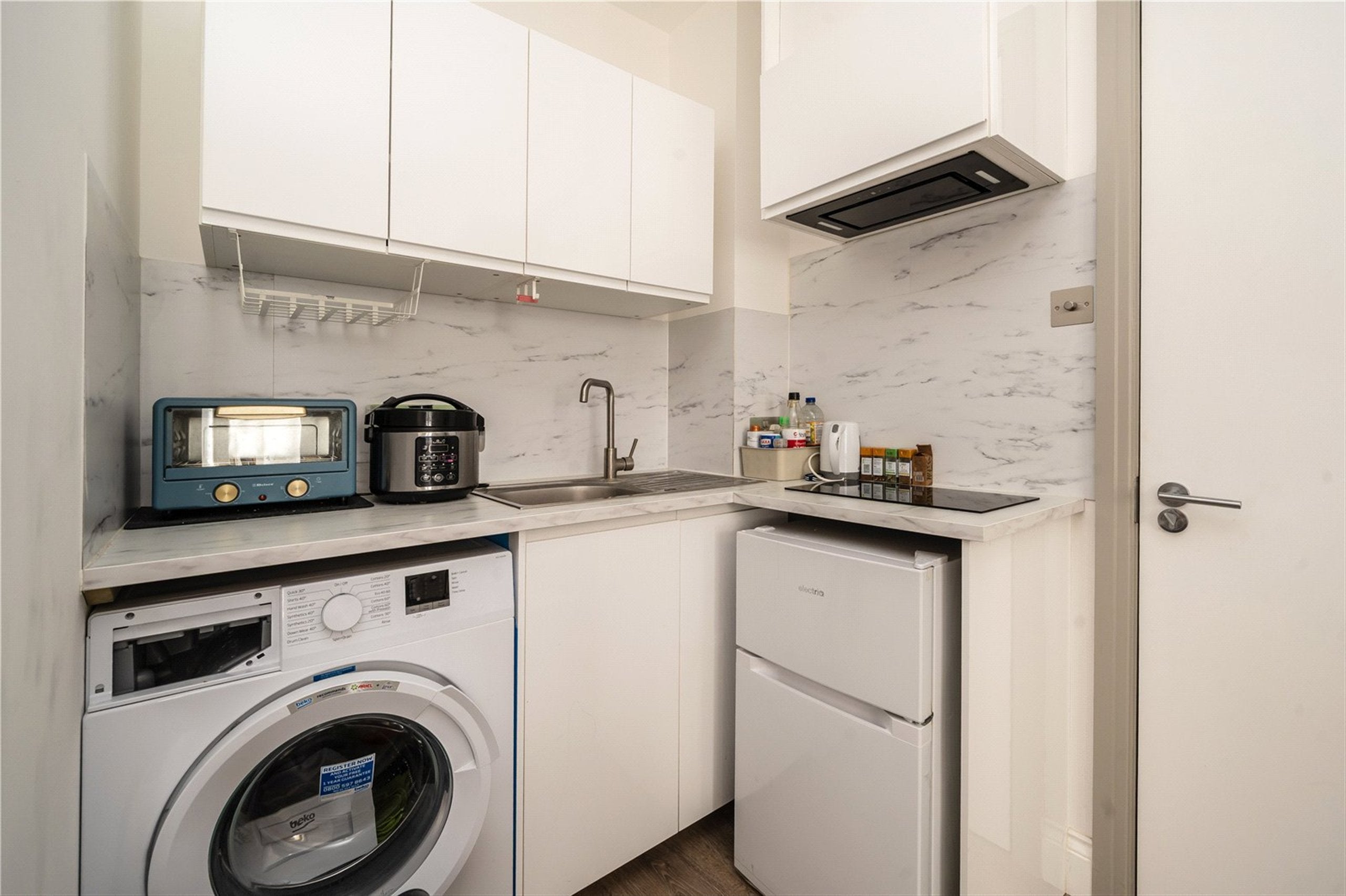 Flat Castletown Road in Greater London
