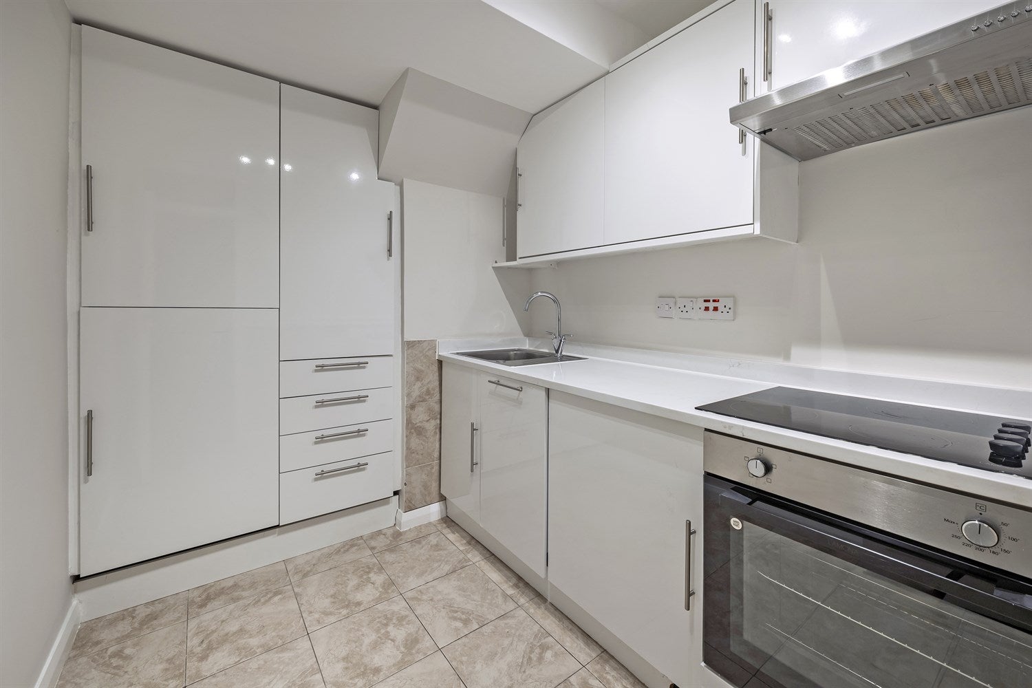 Flat Thurloe Street in Greater London
