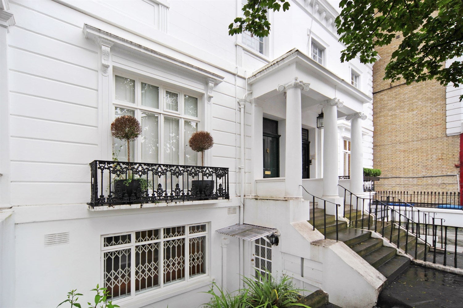 Flat Thurloe Street in Greater London