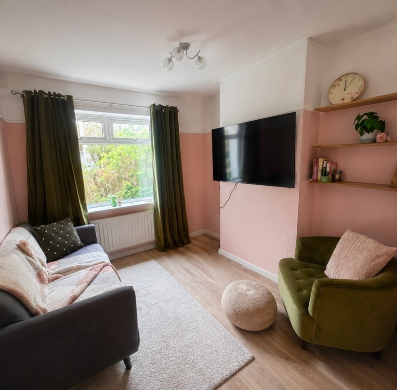 Room Bennett Place in Newcastle-under-Lyme