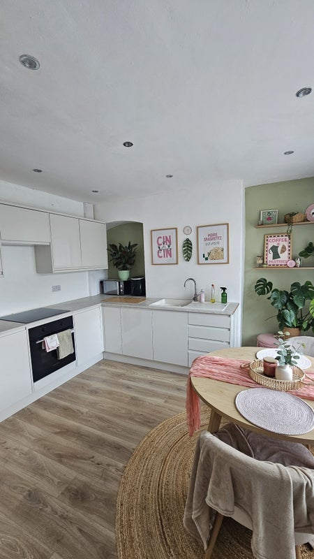 Room Bennett Place in Newcastle-under-Lyme