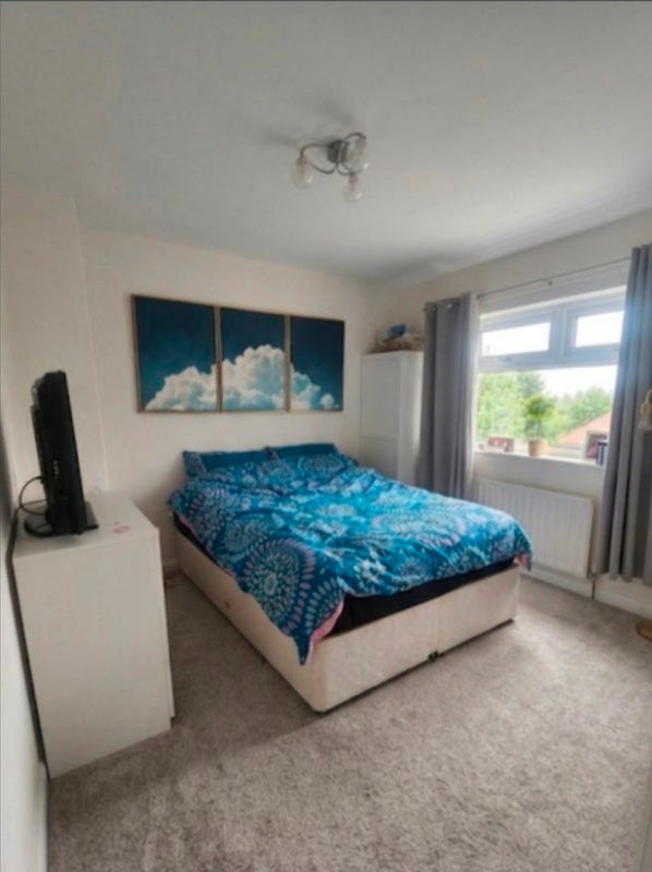 Room Bennett Place in Newcastle-under-Lyme