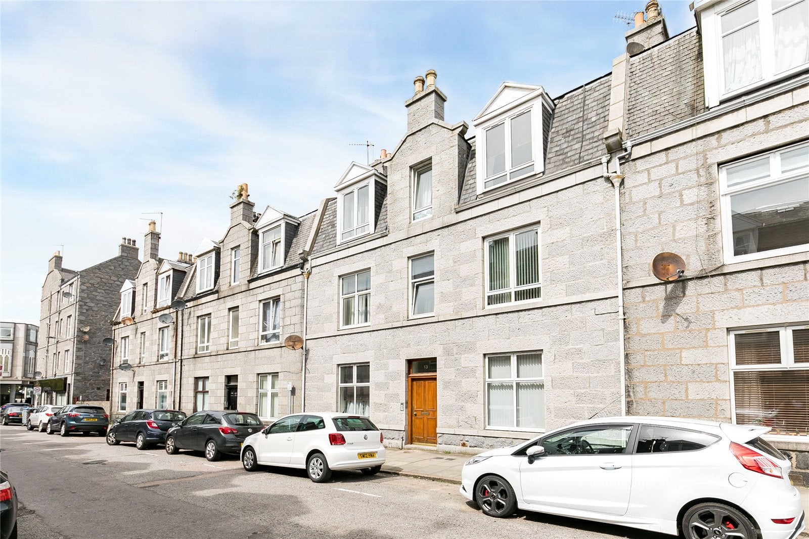 Flat Hollybank Place in Aberdeen City