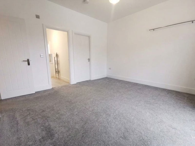 Flat Mount Pleasant in Swansea