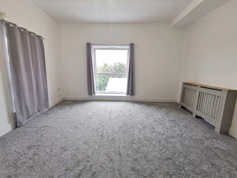 Flat Mount Pleasant in Swansea