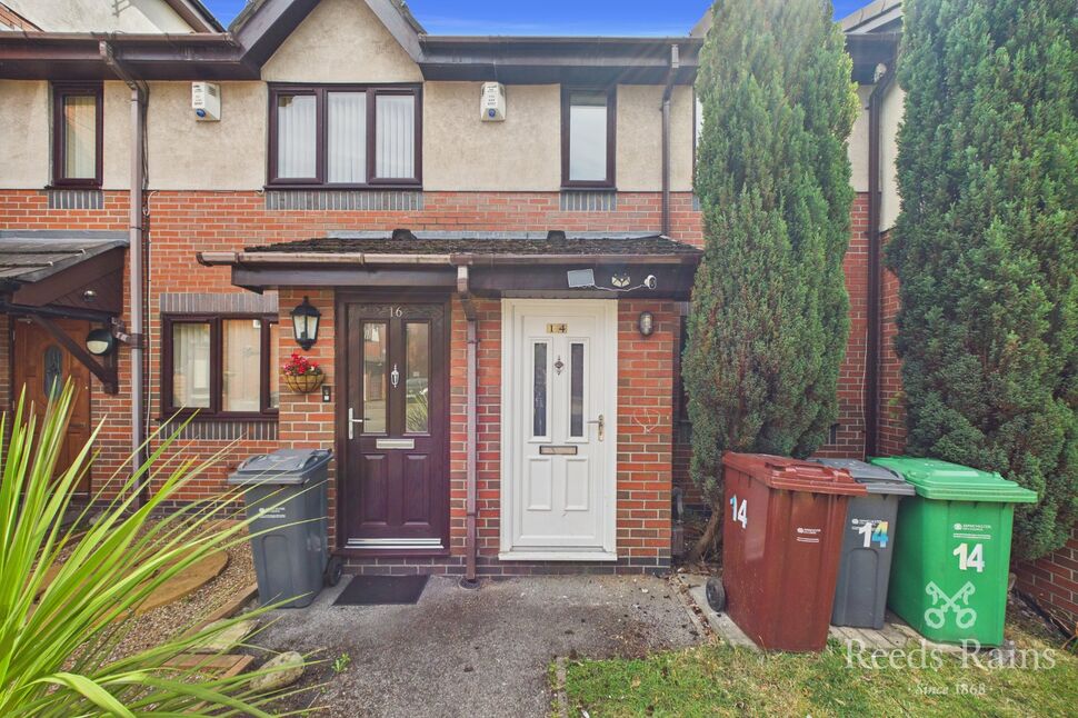 Flat Greton Close in Manchester