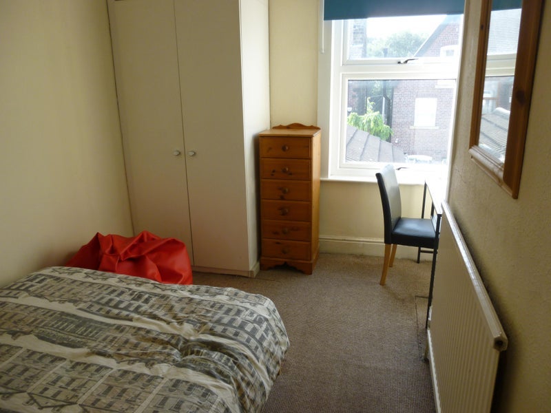 Room Tylney Road in Sheffield