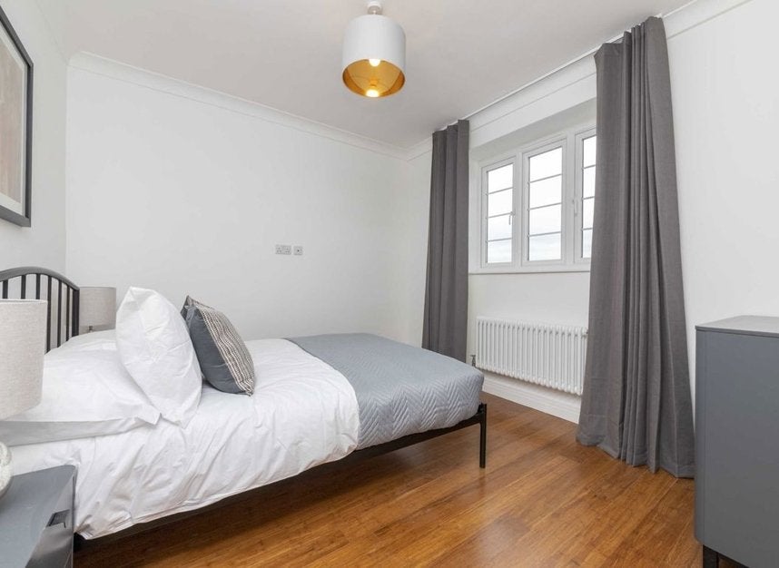 Flat Pentonville Road in Greater London