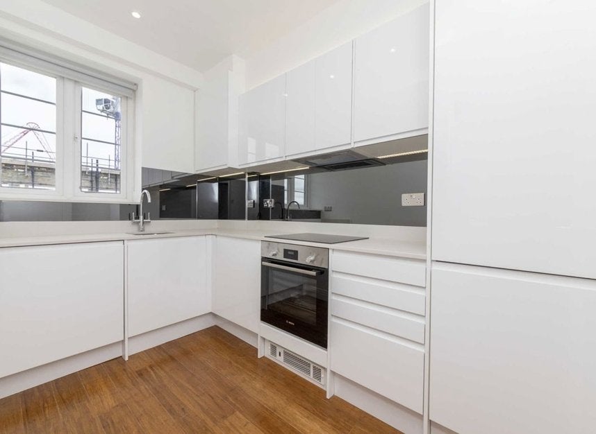 Flat Pentonville Road in Greater London