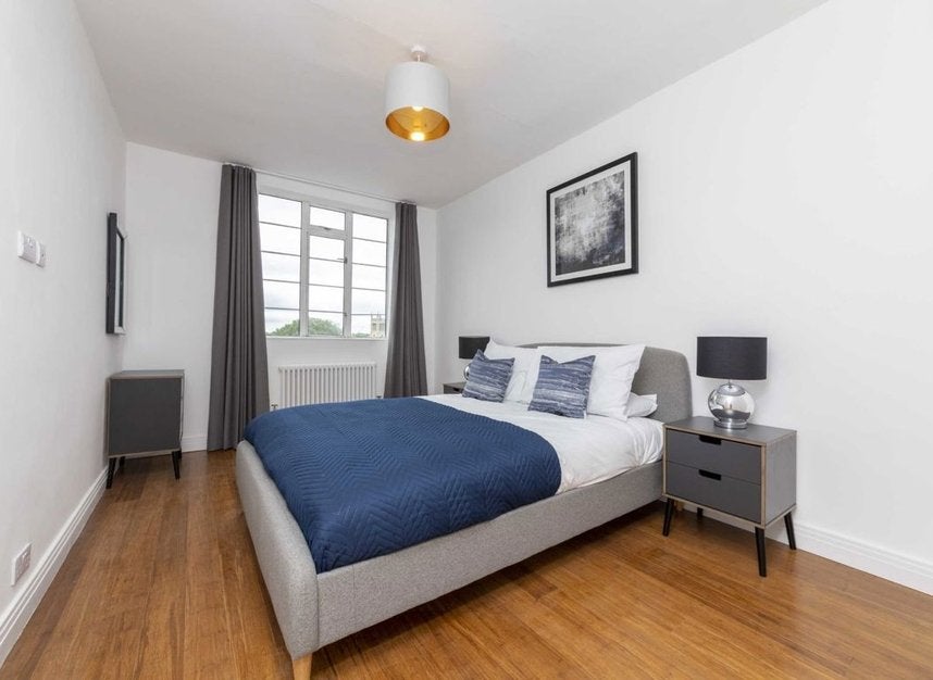 Flat Pentonville Road in Greater London